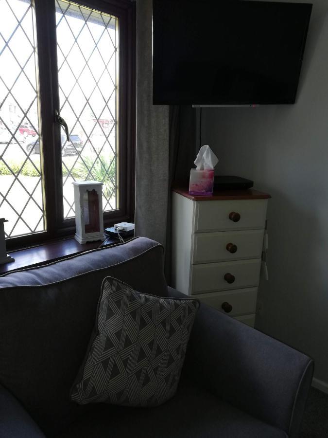 ホテル Little Cosy Cwtsh Pontyclun エクステリア 写真
