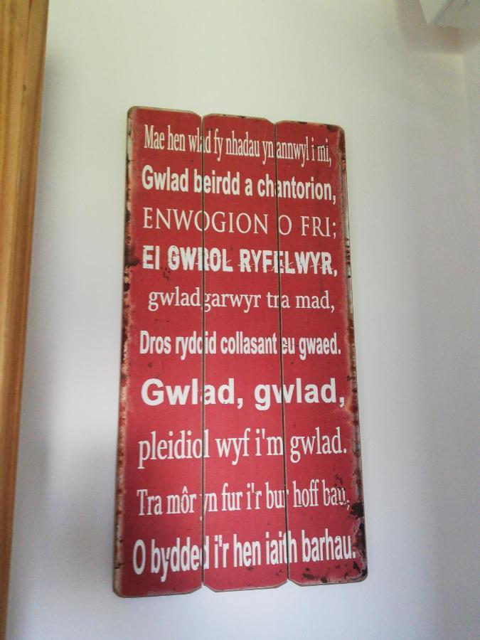 ホテル Little Cosy Cwtsh Pontyclun エクステリア 写真